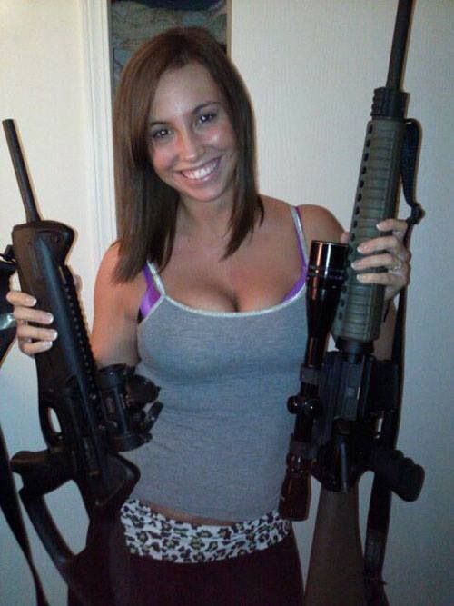 девушки с оружием