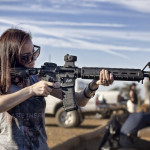 фото девушек с оружием