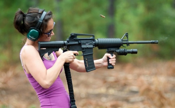 Девушки с оружием